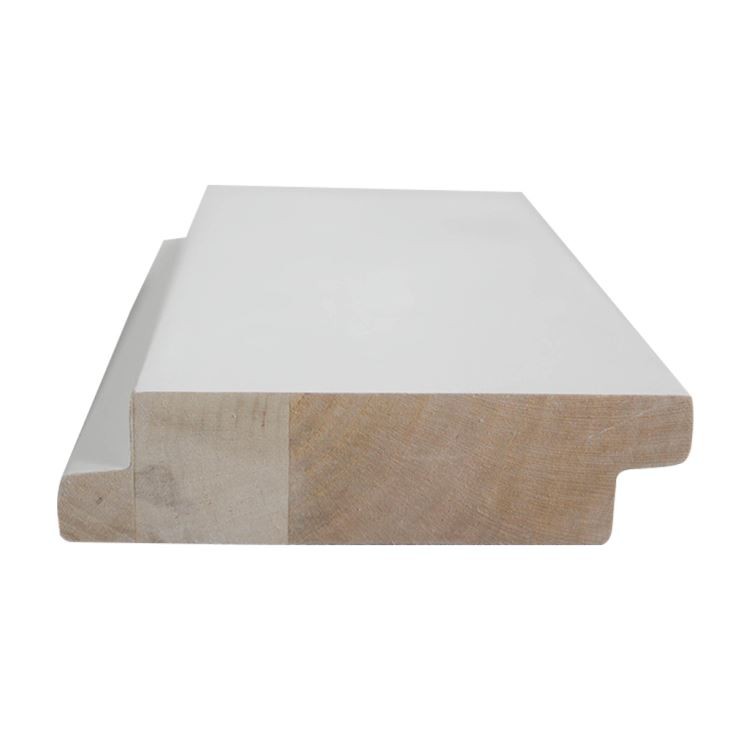 Okvirni prozor sa drvenim prozorima